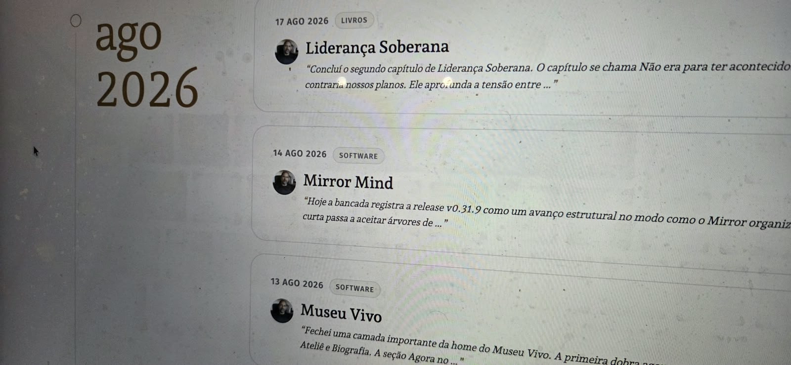 Imagem horizontal do Diário do Ateliê em alissonvale.com, mostrando registros públicos de bancada organizados por mês.